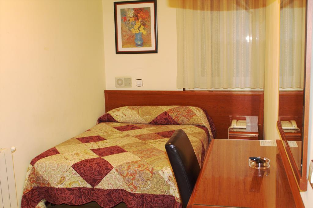 Hotel San Glorio ซานตานเดร์ ห้อง รูปภาพ