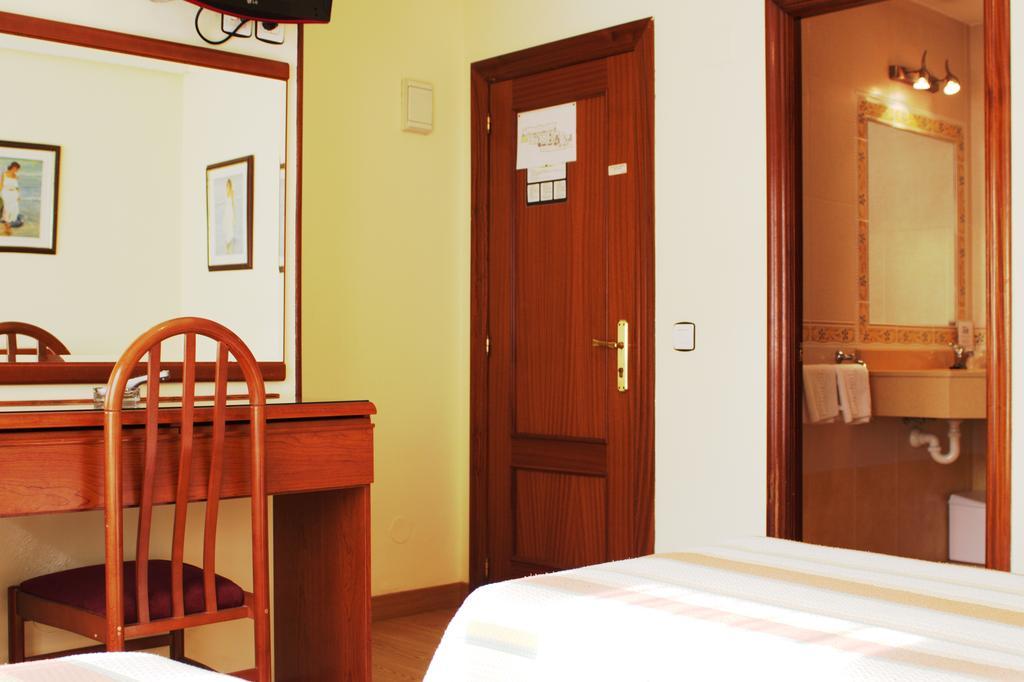 Hotel San Glorio ซานตานเดร์ ห้อง รูปภาพ