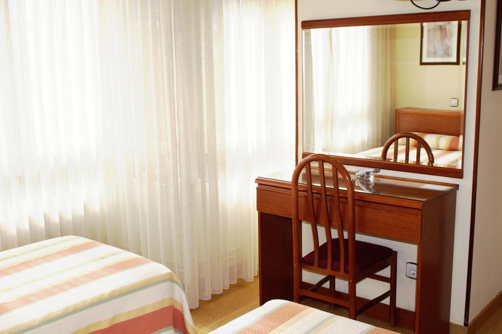 Hotel San Glorio ซานตานเดร์ ห้อง รูปภาพ